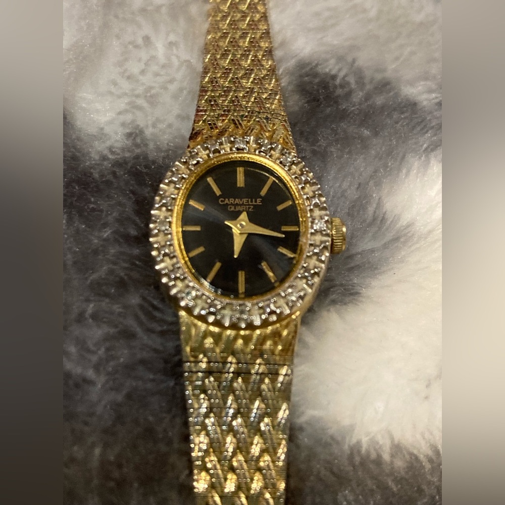 Vintage Bulavo Caravelle quartz watch
